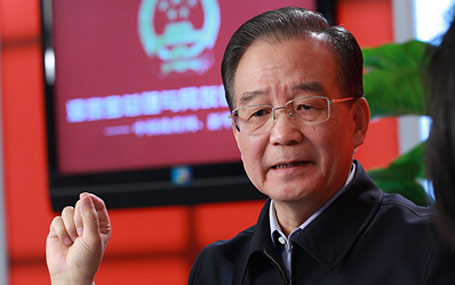 溫家寶總理接受中國政府網(wǎng)、新華網(wǎng)聯(lián)合專訪并與網(wǎng)友在線交流