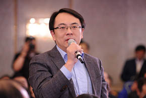 新華社、新華網(wǎng)記者提問(wèn)