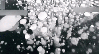 夢幻！日本北海道阿寒湖現(xiàn)&ldquo;冰泡&rdquo;&ldquo;霜花&rdquo;奇景