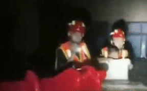 整理箱變小船 小朋友，消防員叔叔來了！