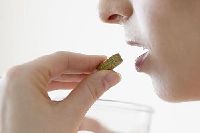 【健康解碼】說明書上這么多副作用 這藥我還吃不吃？