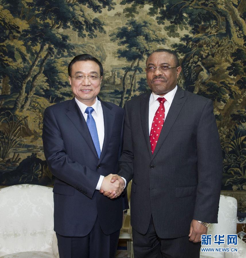 5月4日，中國(guó)國(guó)務(wù)院總理李克強(qiáng)在亞的斯亞貝巴與埃塞俄比亞總理海爾馬里亞姆舉行會(huì)談。  新華社記者 王曄 攝
