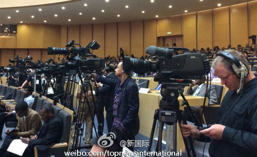 李克強(qiáng)即將在非盟總部發(fā)表演講，請(qǐng)柬&ldquo;一柬難求&rdquo;。圖片來源：&ldquo;新國(guó)際&rdquo;微博。