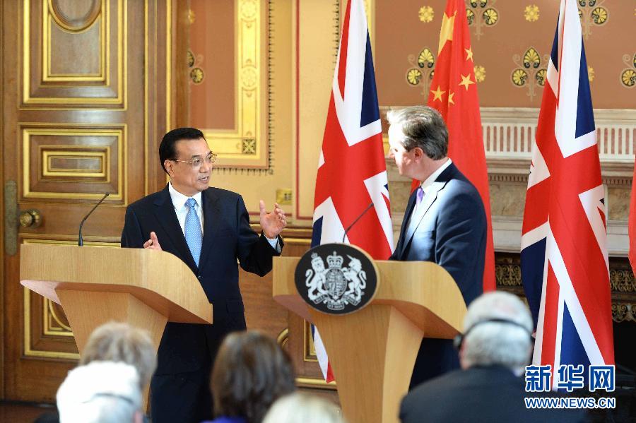 6月17日，中國國務院總理李克強同英國首相卡梅倫在倫敦舉行中英總理年度會晤后共同會見記者。新華社記者 李濤 攝