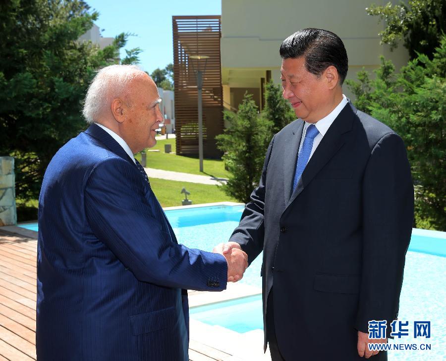 7月13日，中國(guó)國(guó)家主席習(xí)近平在希臘羅德島會(huì)見(jiàn)希臘總統(tǒng)帕普利亞斯。 新華社記者 蘭紅光 攝
