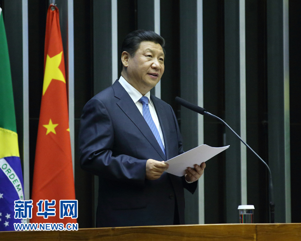 7月16日，國家主席習(xí)近平在巴西國會發(fā)表《弘揚(yáng)傳統(tǒng)友好共譜合作新篇》的演講。 新華社記者 蘭紅光 攝 