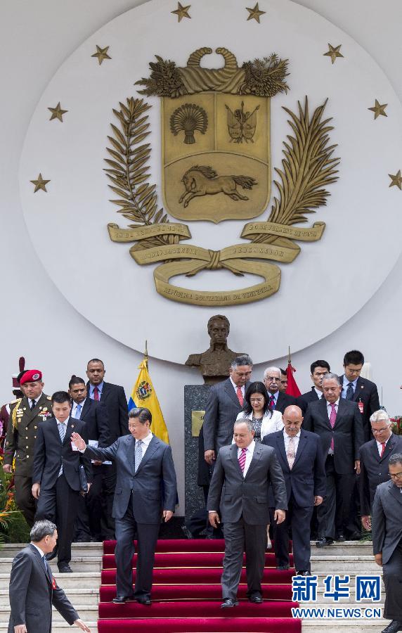 當(dāng)?shù)貢r(shí)間7月21日，國家主席習(xí)近平在加拉加斯會(huì)見委內(nèi)瑞拉全國代表大會(huì)主席卡韋略。 新華社記者 王曄 攝