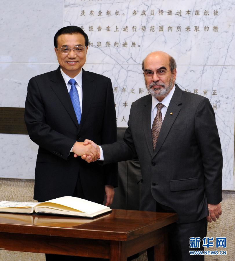 10月15日，中國(guó)國(guó)務(wù)院總理李克強(qiáng)在羅馬會(huì)見(jiàn)聯(lián)合國(guó)糧農(nóng)組織總干事格拉齊亞諾。 新華社記者 饒愛(ài)民 攝