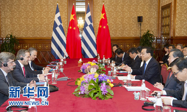 10月16日，中國(guó)國(guó)務(wù)院總理李克強(qiáng)在意大利米蘭會(huì)見希臘總理薩馬拉斯。 新華社記者 謝環(huán)馳 攝