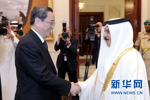 11月6日，正在巴林進行正式友好訪問的全國政協(xié)主席俞正聲在麥納麥會見巴林國王哈馬德。 新華社記者 張鐸 攝