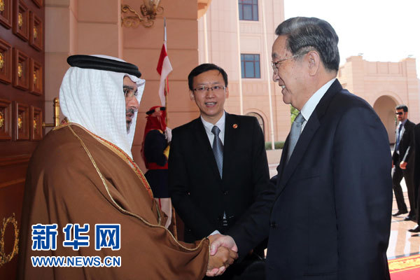 11月6日，正在巴林進行正式友好訪問的全國政協(xié)主席俞正聲在麥納麥會見巴林王儲薩勒曼。 新華社記者劉衛(wèi)兵攝