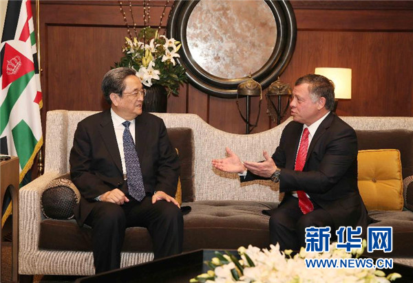 11月9日，正在約旦進(jìn)行正式友好訪問的全國(guó)政協(xié)主席俞正聲在安曼會(huì)見約旦國(guó)王阿卜杜拉二世。 新華社記者 劉衛(wèi)兵 攝 