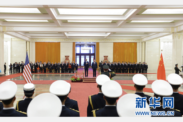 11月12日，國家主席習近平在北京人民大會堂舉行歡迎儀式，歡迎美國總統(tǒng)奧巴馬對中國進行國事訪問。 新華社記者 馬占成 攝