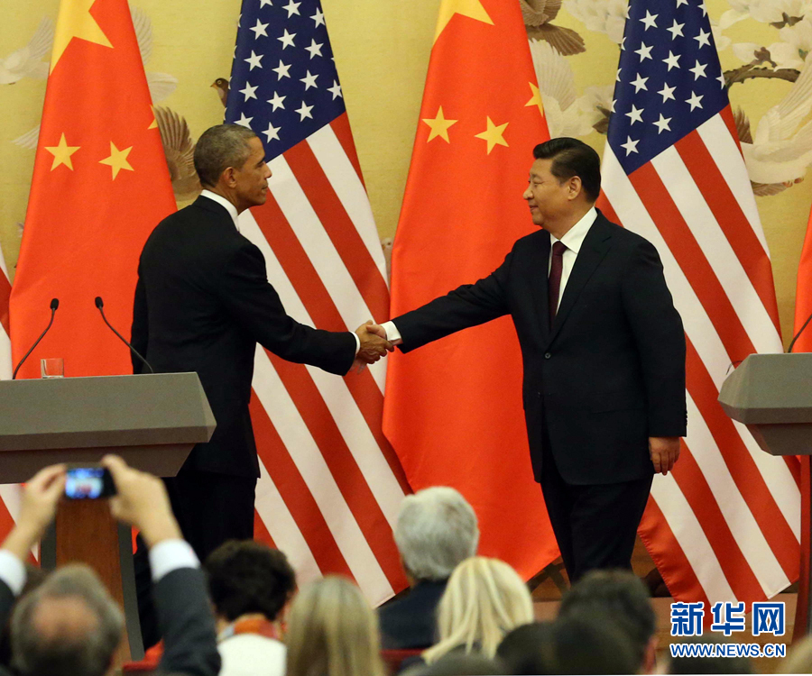 11月12日，國家主席習近平在北京人民大會堂與來訪的美國總統(tǒng)奧巴馬舉行會談后，共同會見記者。 新華社記者 劉衛(wèi)兵 攝