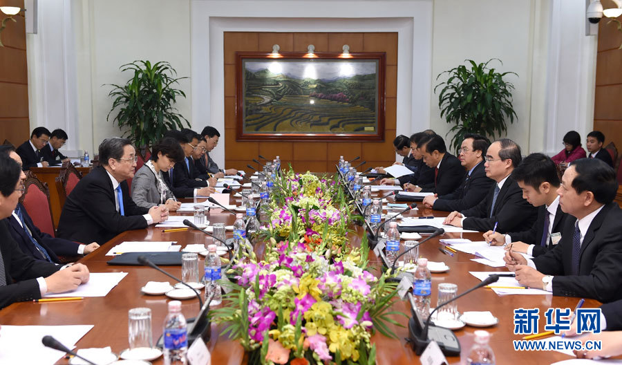 12月25日至27日，中共中央政治局常委、全國(guó)政協(xié)主席俞正聲對(duì)越南進(jìn)行正式訪問。這是12月26日，俞正聲在河內(nèi)與越南祖國(guó)陣線主席阮善仁舉行會(huì)談。 新華社記者馬占成攝