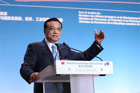 李克強總理2日在中法工商峰會演講時表示，中法建交50年來，兩國關(guān)系積累了寶貴經(jīng)驗，未來50年的中法關(guān)系將更燦爛輝煌。中國政府網(wǎng)