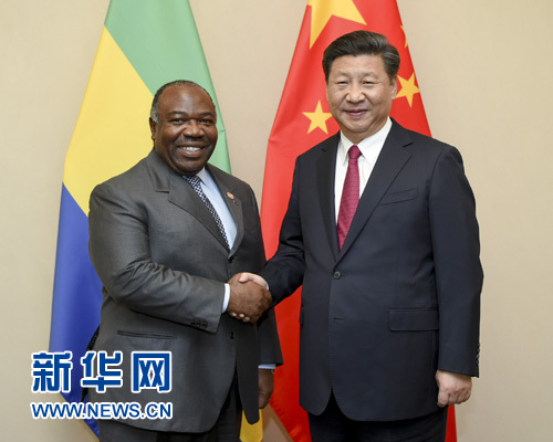 12月3日，國家主席習(xí)近平在約翰內(nèi)斯堡會見加蓬總統(tǒng)邦戈。新華社記者 謝環(huán)馳 攝 