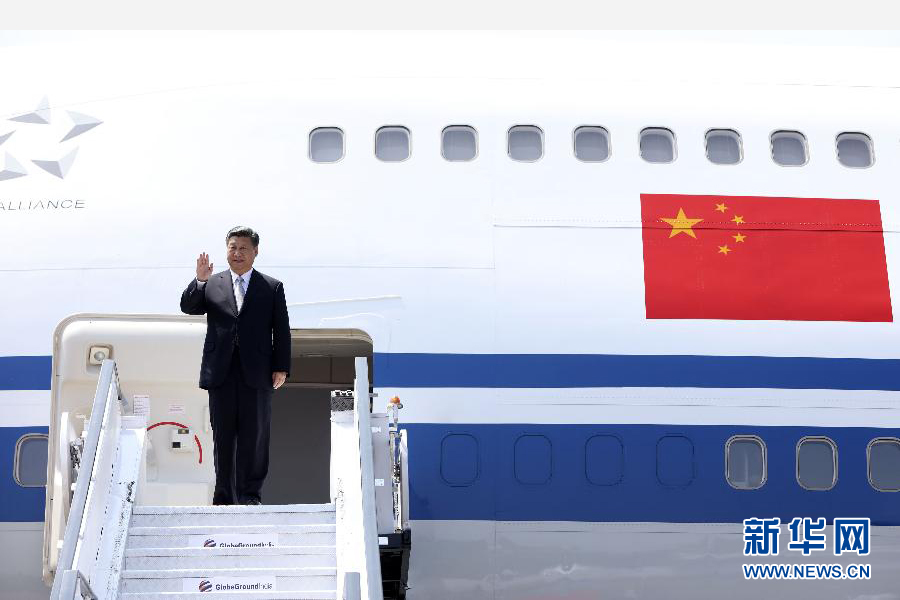 10月15日，國家主席習(xí)近平抵達(dá)印度果阿，應(yīng)印度總理莫迪邀請，出席金磚國家領(lǐng)導(dǎo)人第八次會晤。 新華社記者蘭紅光攝 