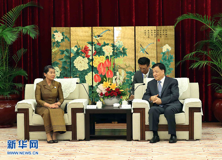 6月11日，中共中央政治局常委、中央書記處書記劉云山在福州會(huì)見來華出席金磚國(guó)家政黨、智庫(kù)和民間社會(huì)組織論壇的柬埔寨人民黨中央常委、副首相梅森安。新華社記者劉衛(wèi)兵攝