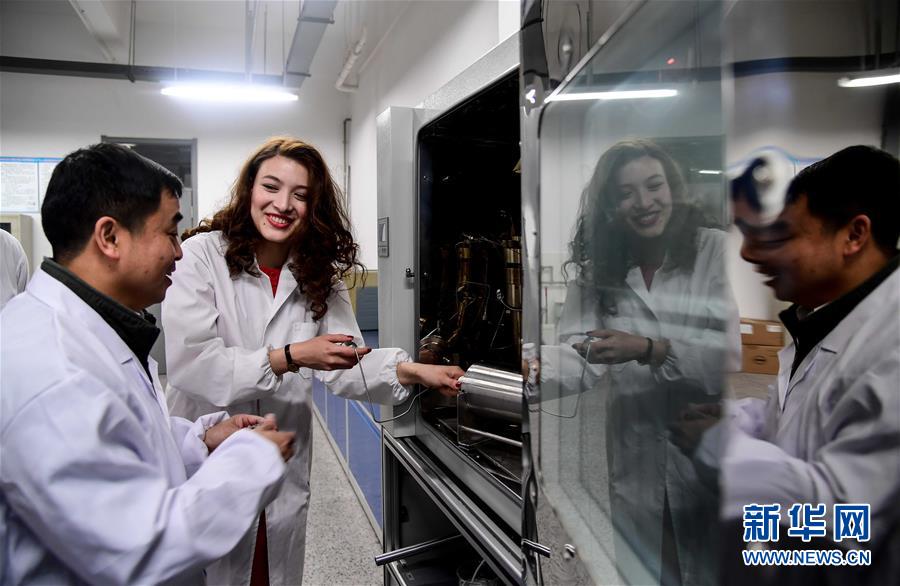 （新華全媒頭條&middot;上合青島峰會(huì)&middot;圖文互動(dòng)）（12）遠(yuǎn)航，揚(yáng)起&ldquo;上海精神&rdquo;的時(shí)代風(fēng)帆&mdash;&mdash;寫(xiě)在上海合作組織成員國(guó)元首理事會(huì)第十八次會(huì)議即將召開(kāi)之際