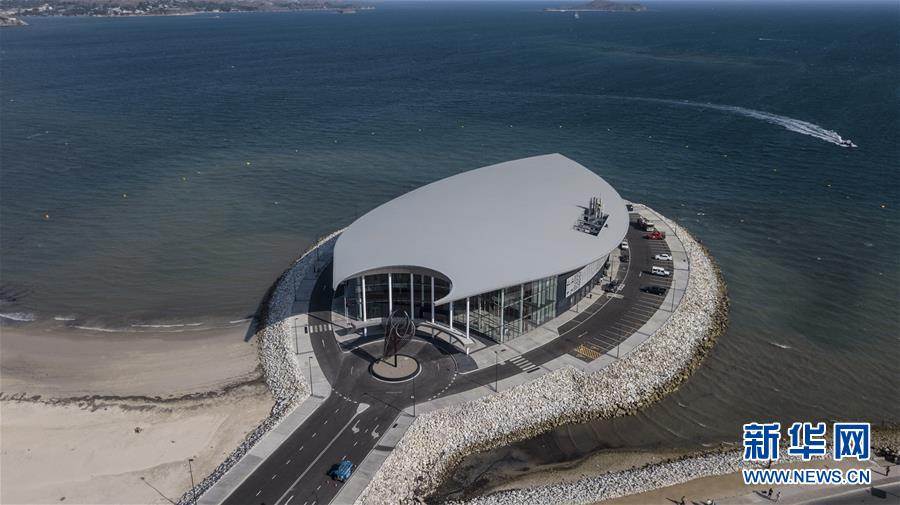 （新華全媒頭條&middot;圖文互動）（2）特稿：深化周邊友好　共促亞太繁榮&mdash;&mdash;寫在習(xí)近平主席出席亞太經(jīng)合組織第二十六次領(lǐng)導(dǎo)人非正式會議，對巴布亞新幾內(nèi)亞、文萊和菲律賓進(jìn)行國事訪問并在巴新同建交太平洋島國領(lǐng)導(dǎo)人會晤之際