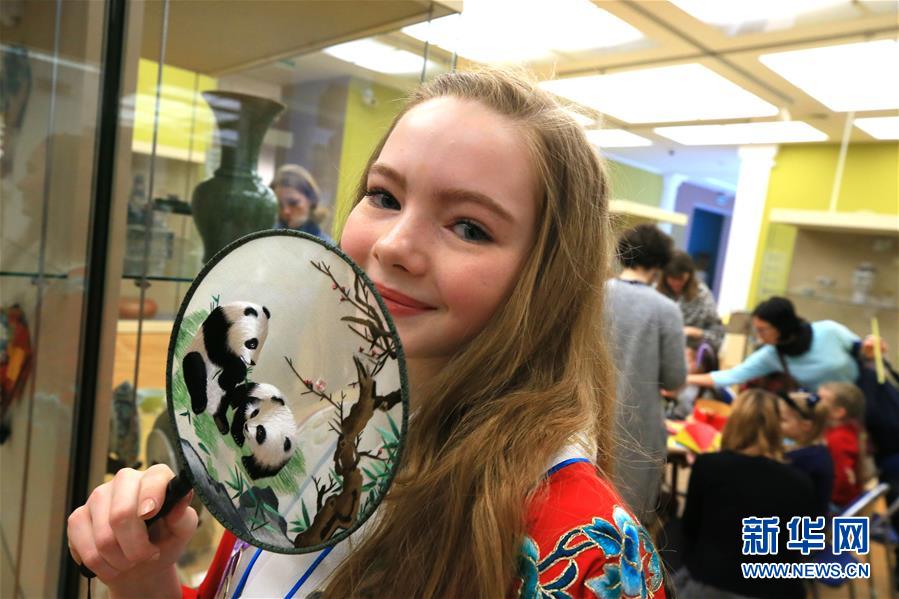 （國際&middot;圖文互動(dòng)）（3）白俄羅斯國家美術(shù)館里的中國年