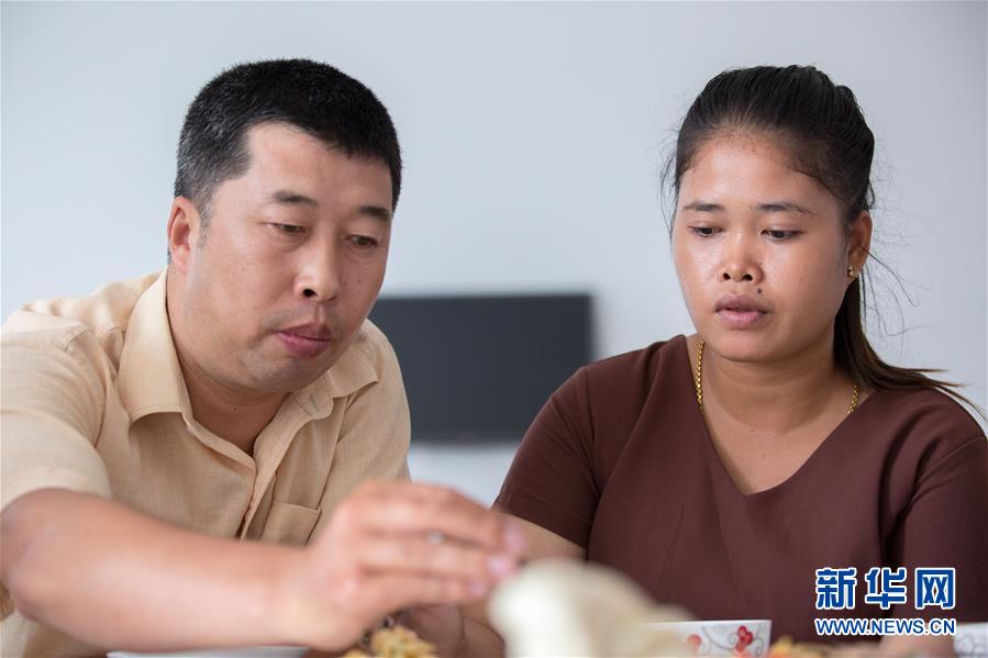 (國際·“一帶一路”高峰論壇·圖文互動(dòng))(2)柬埔寨90后姑娘在西港特區(qū)收獲成長與愛情