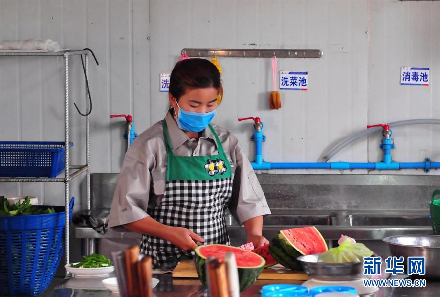 （國(guó)際&middot;&ldquo;一帶一路&rdquo;高峰論壇&middot;圖文互動(dòng)）（4）老撾村民的夢(mèng)想在中老鐵路上延伸