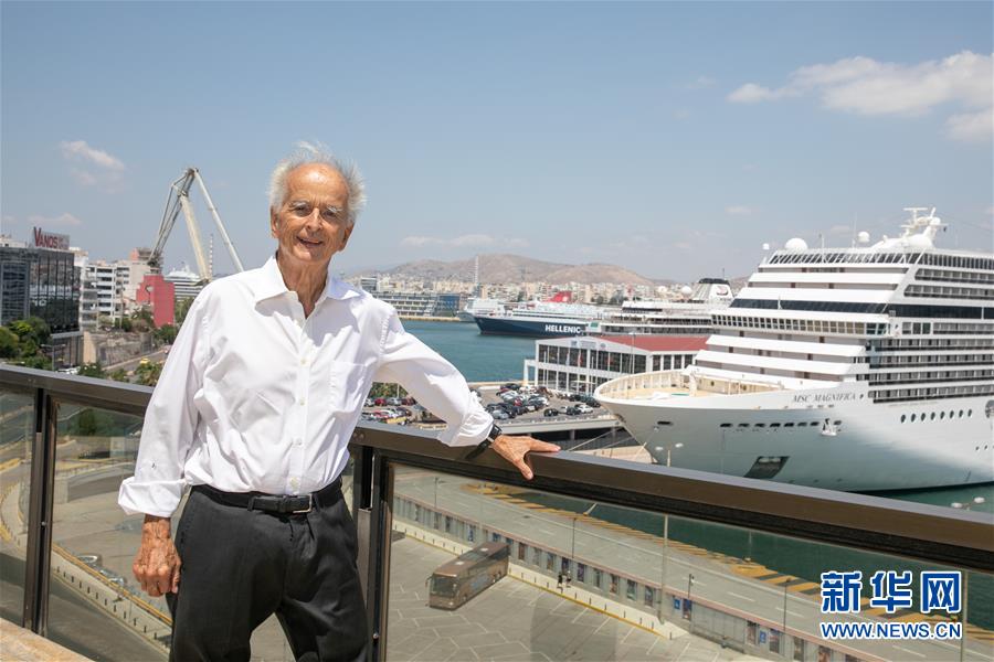 （國際&middot;圖文互動）中國70年發(fā)展成就斐然&mdash;&mdash;訪希中協(xié)會會長博塔米阿諾斯