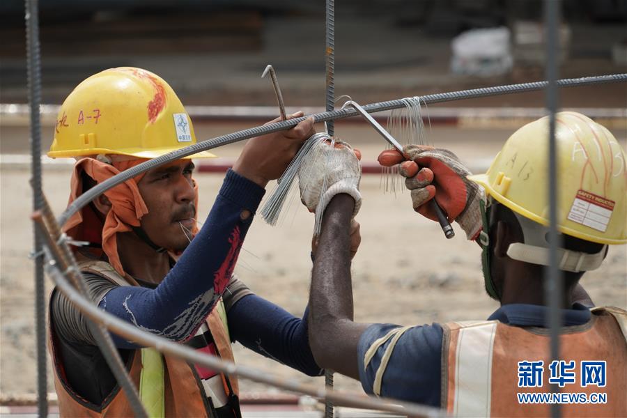 （國際&middot;圖文互動）（4）通訊：春節(jié)，&ldquo;是工期而不是假期&rdquo;&mdash;&mdash;記科倫坡港口城的中國建設(shè)者