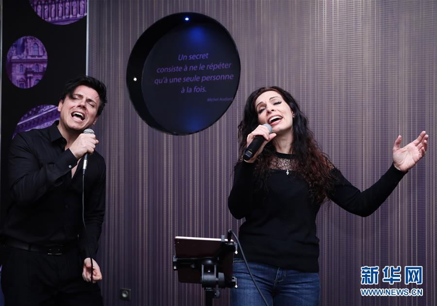 （國際&middot;圖文互動）（4）通訊：手牽手，我們共同驅(qū)散陰霾&mdash;&mdash;法國音樂人創(chuàng)作抗疫歌曲背后的故事