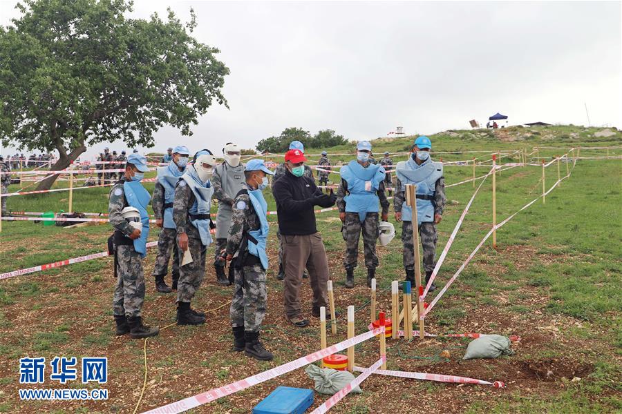 （國際&middot;圖文互動(dòng)）（2）通訊：&ldquo;中國式掃雷精準(zhǔn)且高效&rdquo;&mdash;&mdash;記聯(lián)黎官員視察中國維和官兵&ldquo;藍(lán)線&rdquo;掃雷訓(xùn)練