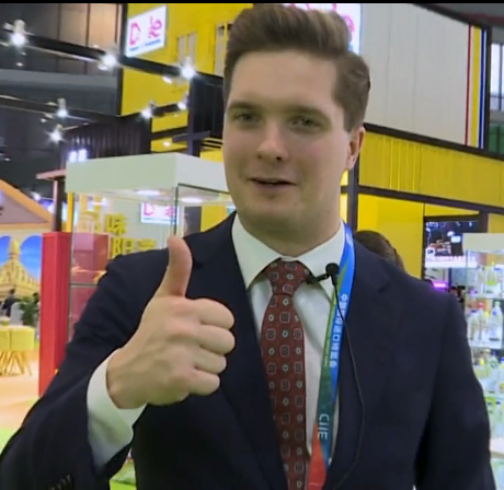 看快閃《不遠(yuǎn)萬里來看&ldquo;你&rdquo;》，聽老外點(diǎn)贊進(jìn)博會(huì)