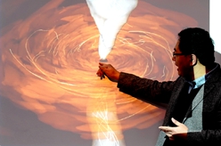 人類首次&ldquo;看見&rdquo;的那個(gè)黑洞，有了偏振圖像