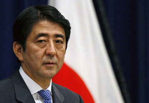 安倍&ldquo;拜鬼&rdquo;令日本四面楚歌
